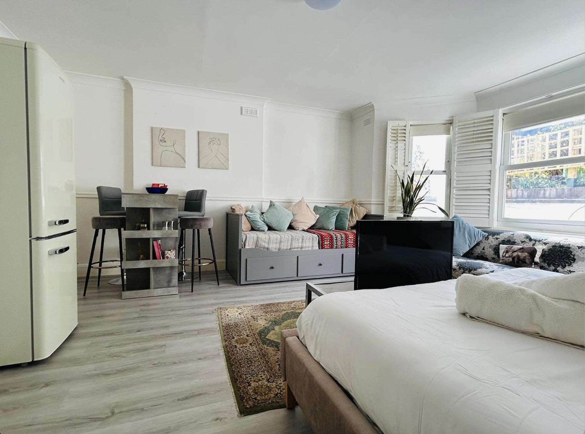 Kensington Secret Gem Apartment
